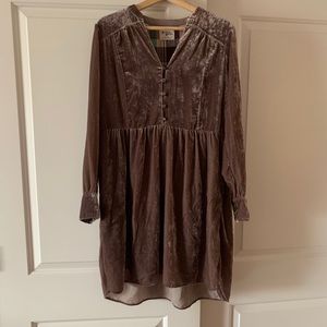 Anthropologie velvet tunic size M